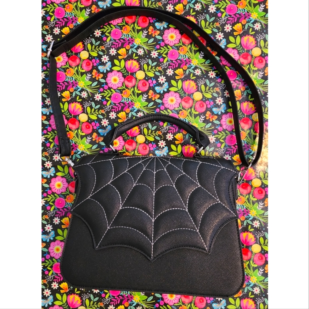 Spiderweb purse MAD Engine